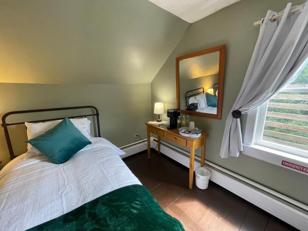 Bed & Breakfast Stone Hearth And Eatery 3*